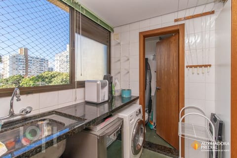 Image 30 - 223775